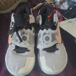 Nike Mens Gray and Orange Sneakers